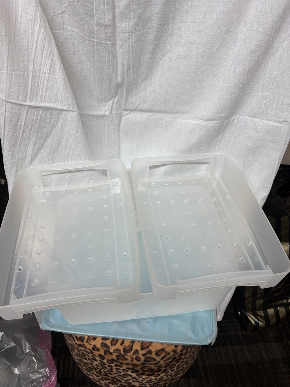 Tupperware Container with trays inside - Picture 4 of 5